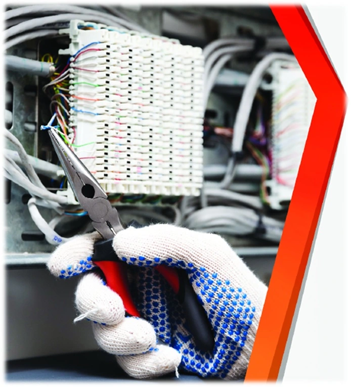 ช่างไฟฟ้ามืออาชีพติดตั้ง